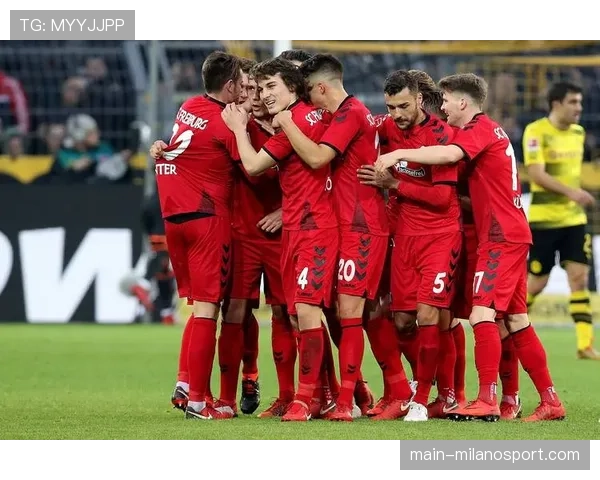 欧战席位关键战：弗赖堡与法兰克福赛前发布会互打心理战